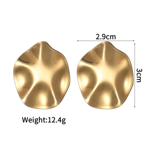Golden irregular wavy round earrings for women measuring 2.9cm x 3cm with 12.4g weight