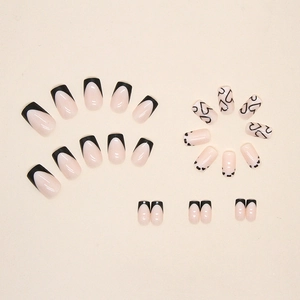 Black heart French tip press-on nails set with 24 pieces in square shape for women