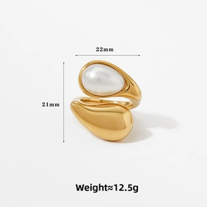 Detailed technical view of the golden teardrop ring with dimensions and weight