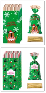 Sacchetti regalo di Natale con renne e alberi e lacci di chiusura dorati