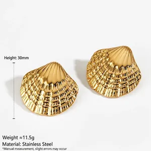 Vintage gold shell earrings in textured stainless steel, 30mm height and 11.5g weight
