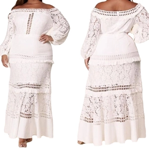 Abito lungo in pizzo bianco con spalle scoperte taglie forti per matrimoni o banchetti
