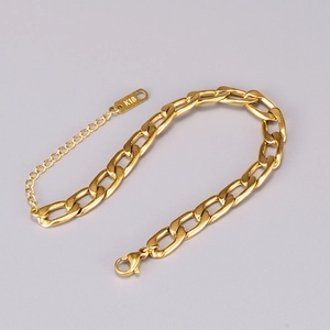 Collier maille rectangle épaisse plaqué or 18 carats avec fermoir mousqueton réglable