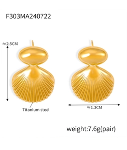 Detailed dimensions of 18k gold plated fan-shaped shell earrings on white background