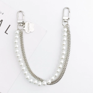Dual-layer pearl and silver metal chain accessory with flower tag and lobster clasps