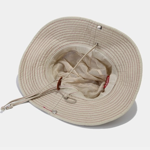 Chapeau de soleil beige avec broderie libellule, coutures rouges et cordon réglable