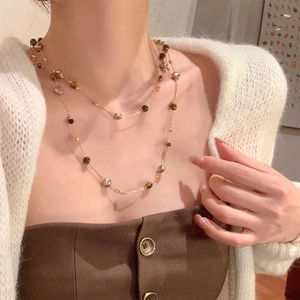 Collier Long Double Couche Alliage Plaqué Or 18K Fausse Künstliche Perle Künstliche Perles Oeil De Tigre Chaîne Pull Élégante Vintage Femmes