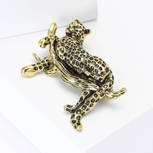 Retro golden enamel leopard tree brooch for suits with vintage metal texture finish