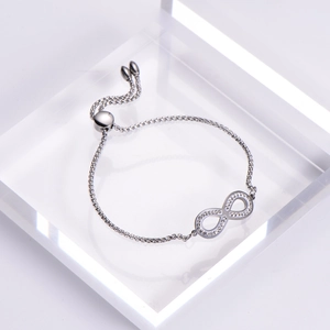 Bracelet infini argenté ajustable avec pavé de zircons et chaîne à fermoir coulissant