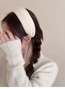 French style cream sponge headband paired with gold ring and ball earrings