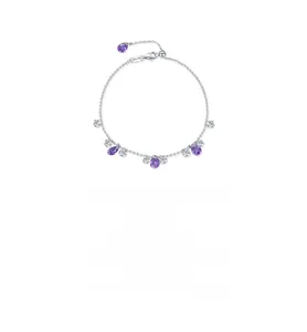 Dettaglio bracciale in argento S925 con perline e ciondoli a goccia in ametista viola