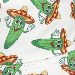 Détail du tissu avec imprimé concombre rigolo portant un sombrero mexicain coloré