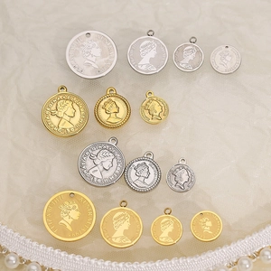Round Coin Pendant Charms Stainless Steel Vintage Queen Elizabeth II Portrait Relief For DIY Jewelry Making Accessories