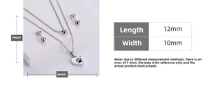 Vue détaillée du collier coeur en acier inoxydable à double couche et boucles d'oreilles