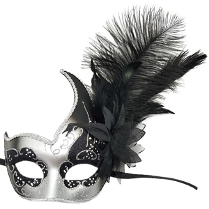 Maschera piumata argento e nera con decorazioni glitterate per feste e carnevale