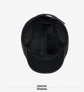 Détail de la doublure chaude en fausse fourrure et protection d'oreilles sur casquette