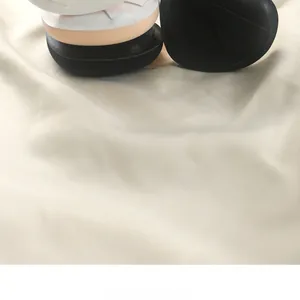 Detailed comparison of thick heart-shaped makeup puffs in pink beige and black tones