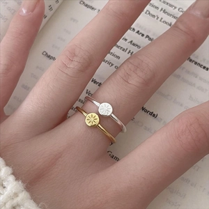 Minimalist 925 sterling silver starburst engraved ring set in gold and silver finish