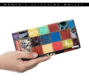Gros plan d'un long portefeuille pour femme en cuir avec patchwork coloré et textures