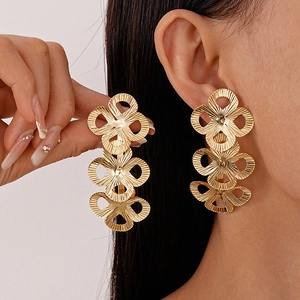 Hollow Flower Dangle Earrings Metallic Texture Retro Fashion Drop Jewelry With Earring Post For Women