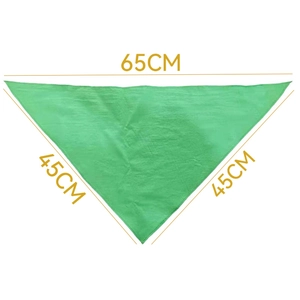 Detail showing solid green cotton pet bandana with dimensions 65cm x 45cm x 45cm