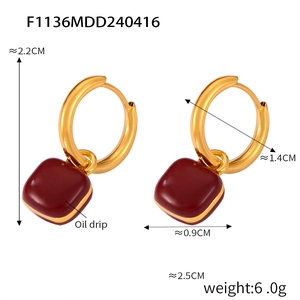 Detailed size specifications for red enamel and 18k gold earrings with dimensions in cm