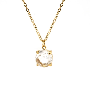 Macro detail of 18K gold-plated O-chain with a four-prong set round zircon pendant