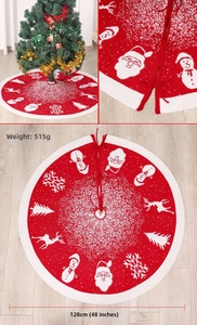 Détails de la jupe de sapin de Noël tricotée rouge avec motifs de renne et flocons blancs