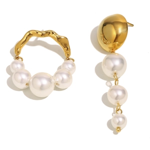 French vintage 18K gold plated asymmetric earrings with irregular imitation pearls