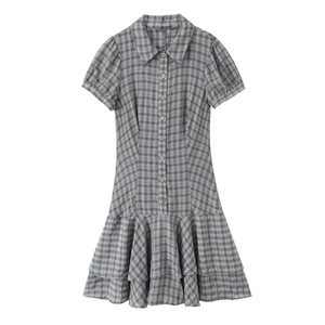 Vestido Corto A Cuadros Manga Corta Cuello Camisero Dobladillo Con Volantes Escalonados Cintura Alta Poliéster Estilo Preppy