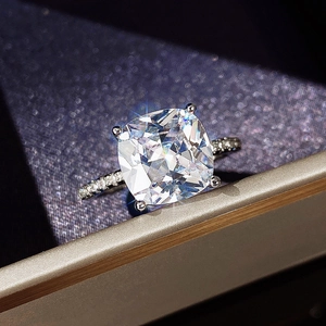 Luxury Copper Cushion Cut Rhinestone Engagement Ring For Women Elegant Silver Tone Wedding Party Anniversary Fashion Jewelry