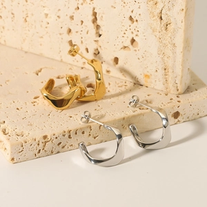 French style twisted C-shape irregular earrings in gold and silver stainless steel