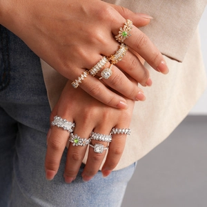 5-piece set of luxury rhinestone rings with square floral designs in gold and silver