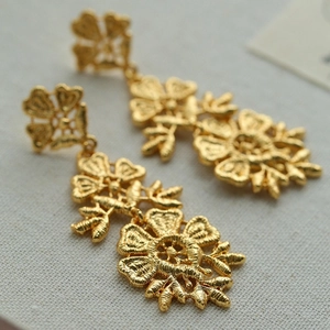 Retro Hollow Flower Dangle Earrings With Silver Earring Post Palace Style Luxury Elegant French Vintage Jewelry For Women