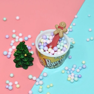 Miniature Christmas gingerbread man spoon popcorn bucket with resin tree for DIY crafts