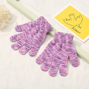 Winter knitted camouflage gloves in purple and pink mix with ribbed windproof cuffs