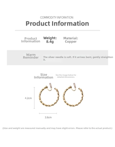 Detailed technical diagram showing size 4.2cm by 3.8cm of gold geometric C-shaped earrings