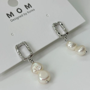 Minimalist S925 silver stud earrings with geometric frame and two white freshwater pearls