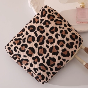 Leopard Print Quilted Makeup Bag Large Capacity Portable Travel Toiletry Organizer For Women Fabric Heart Pattern Trendy