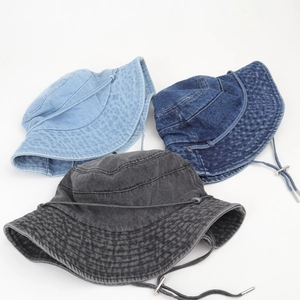 Cappelli alla pescatora in denim lavato vintage in tre colori con cordini regolabili