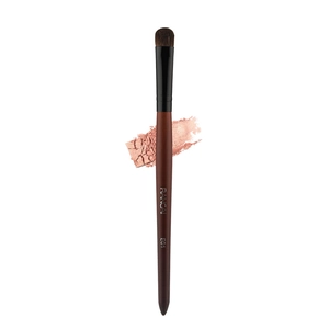 Macro detail of professional E01 horse hair eyeshadow brush with wood handle and powder