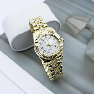 Montre À Quartz Pour Femme Avec Cadran Ciel Étoilé En Strass Bracelet En Alliage Montre Décontractée