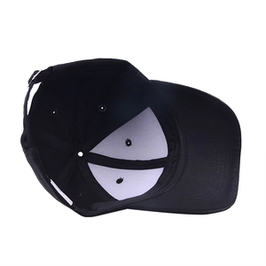 Classic black baseball cap for kids with adjustable metal buckle and six-panel structure