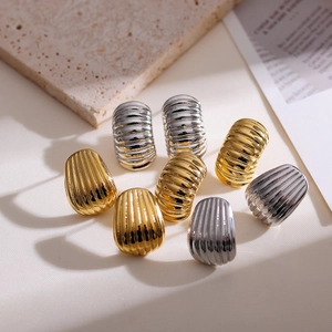 Stainless Steel Stud Earrings With Ribbed Threaded Texture Geometric Oval Shell Design Vintage Fashion For Women