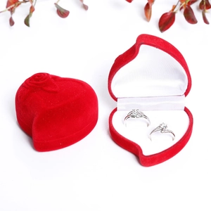 Red heart-shaped velvet double ring box with rose relief for couple rings jewelry