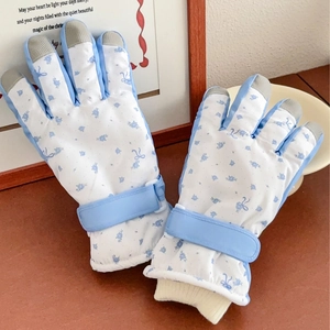 Winter thermal ski gloves with blue floral print and touchscreen compatible fingertips