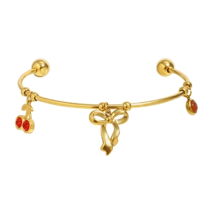 Bracelet jonc ouvert doré 18 carats avec pendentifs nœud et cerise en cristal rouge