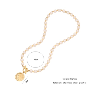 Détails du collier à perles dorées avec dimensions et informations sur l'acier inoxydable
