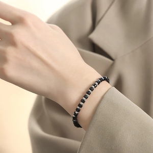 Bracciale retrò barocco con perle di turchese nero e perline in acciaio al titanio