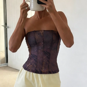 Women's American street style corset top with vintage dark marble print and slim fit design